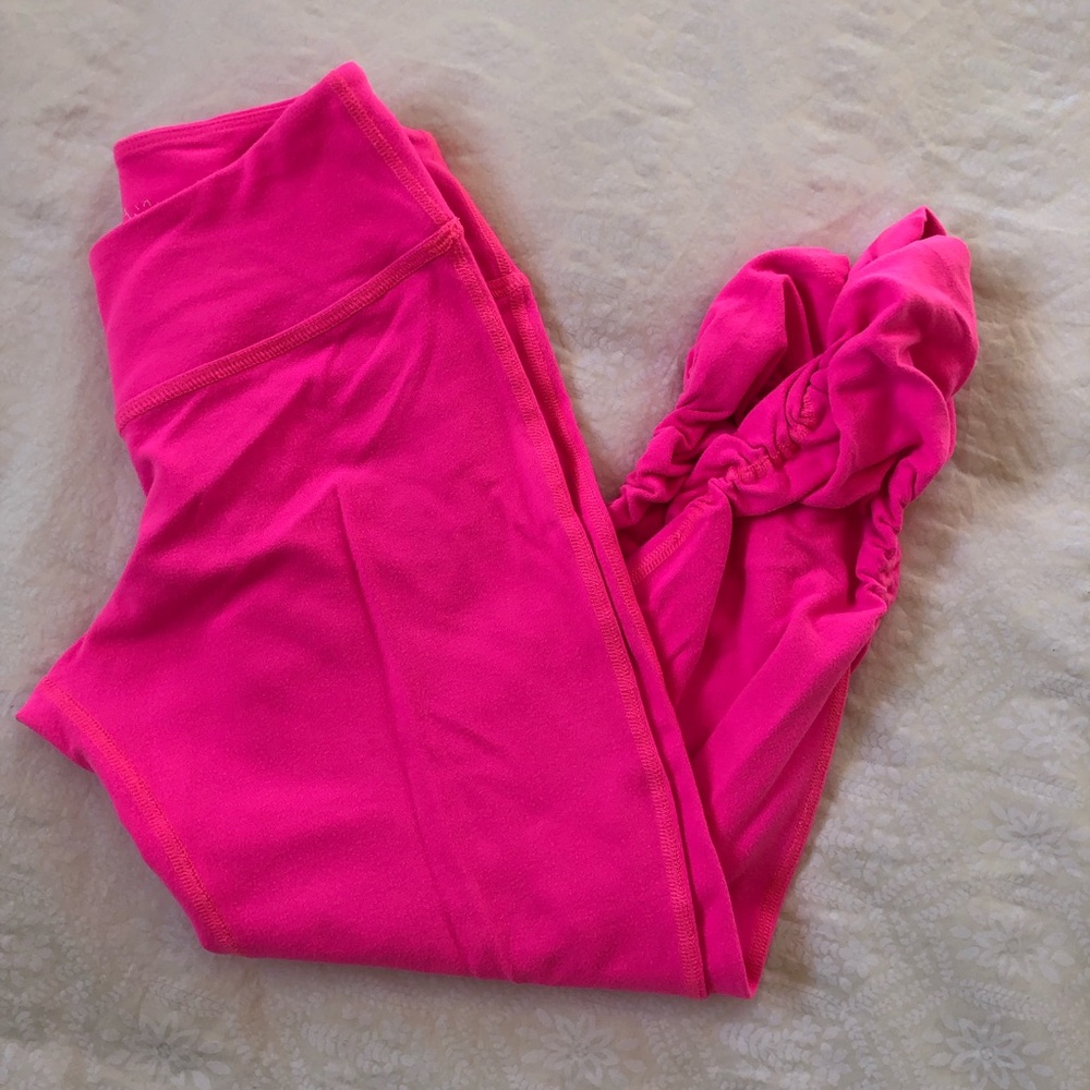 Beyond Yoga barbie pink ruched leggings